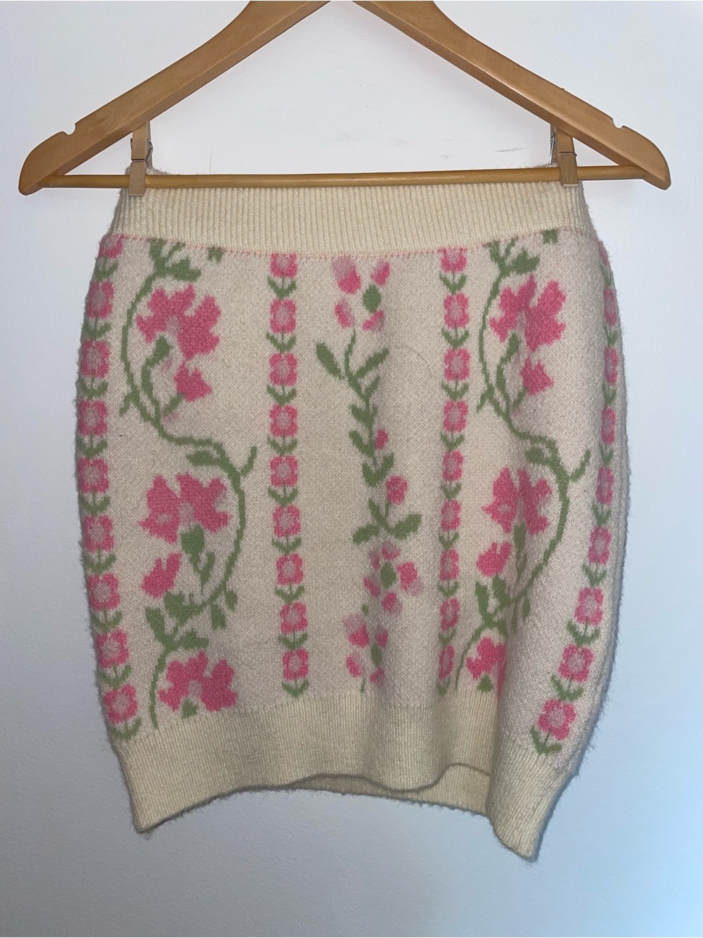 Cream Knit Mini Skirt with Pink Floral Pattern
